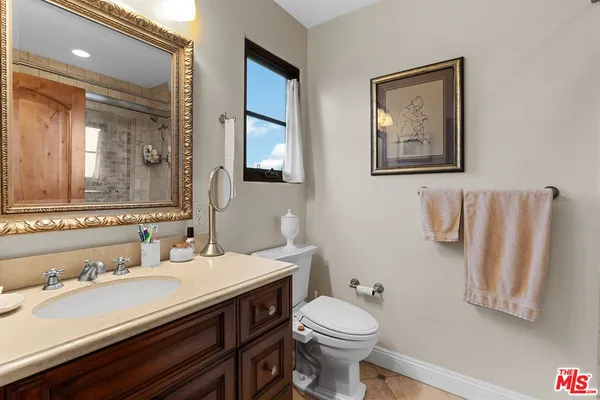 $4,395,000 | 3522 South Barrington Avenue, Los Angeles, CA 90066