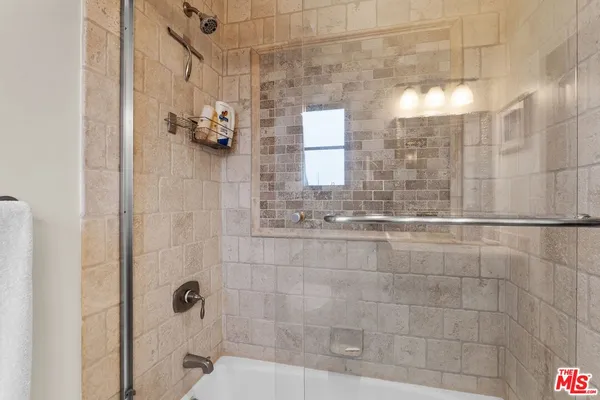 $4,395,000 | 3522 South Barrington Avenue, Los Angeles, CA 90066