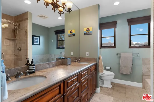$4,395,000 | 3522 South Barrington Avenue, Los Angeles, CA 90066