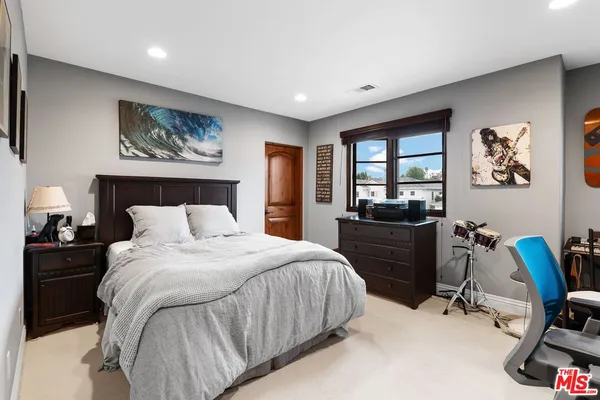 $4,395,000 | 3522 South Barrington Avenue, Los Angeles, CA 90066