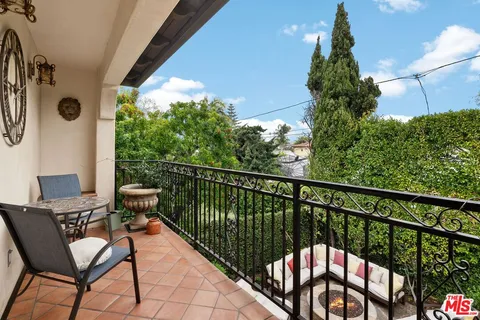 $4,395,000 | 3522 South Barrington Avenue, Los Angeles, CA 90066