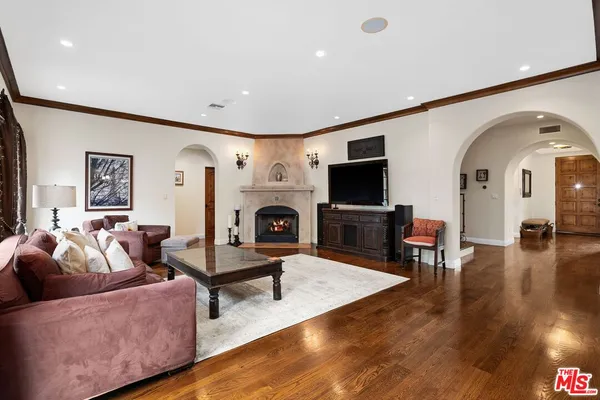 $4,395,000 | 3522 South Barrington Avenue, Los Angeles, CA 90066