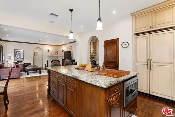 $4,395,000 | 3522 South Barrington Avenue, Los Angeles, CA 90066