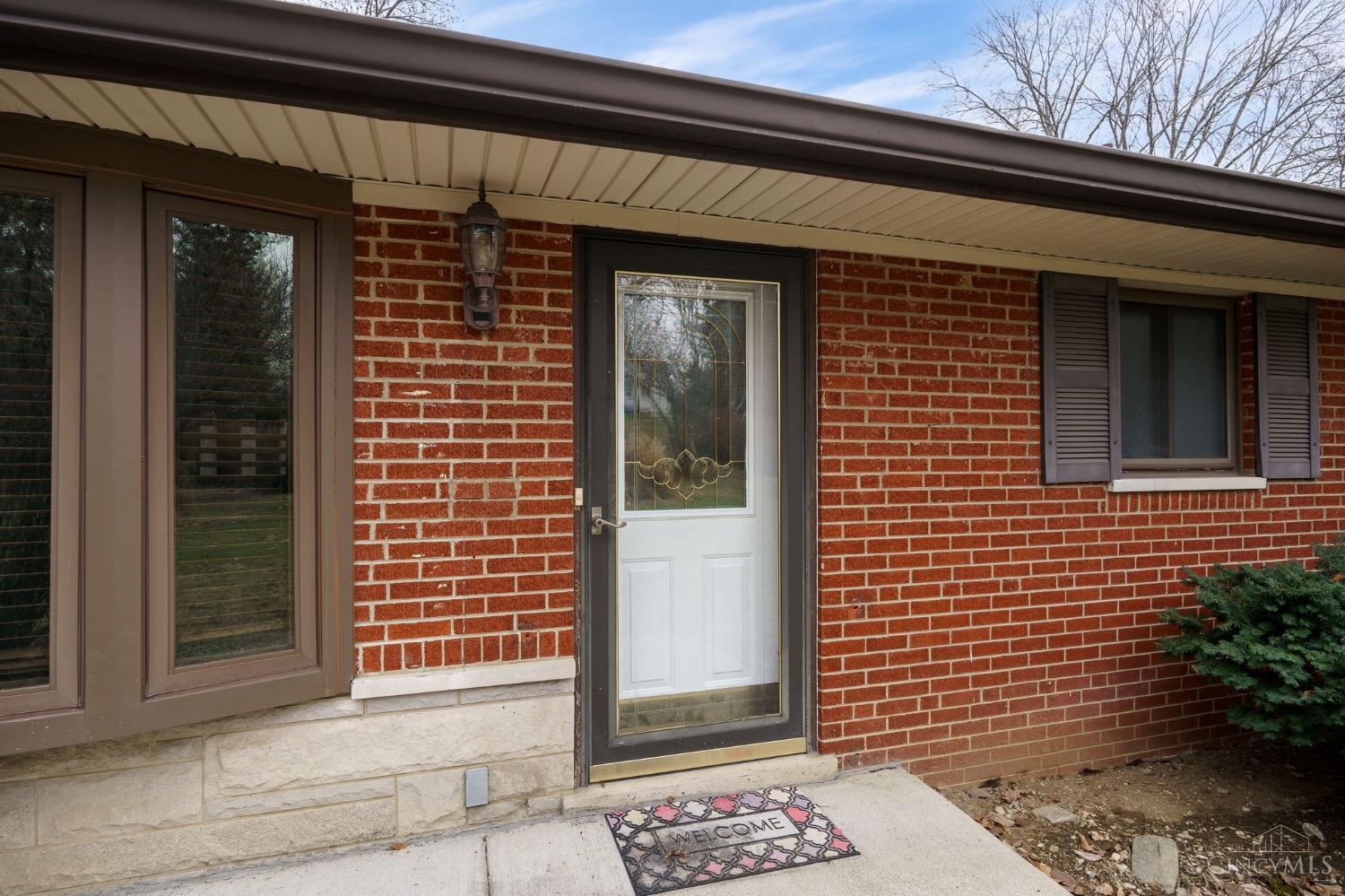 1635 Miles Road Cincinnati, OH 45231 - Photo 3 of 36