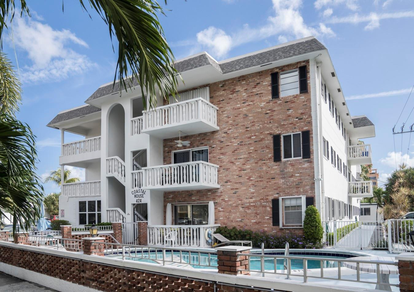 424 North Riverside Drive Pompano Beach, FL 33062 - Photo 1 of 24 Photo 1