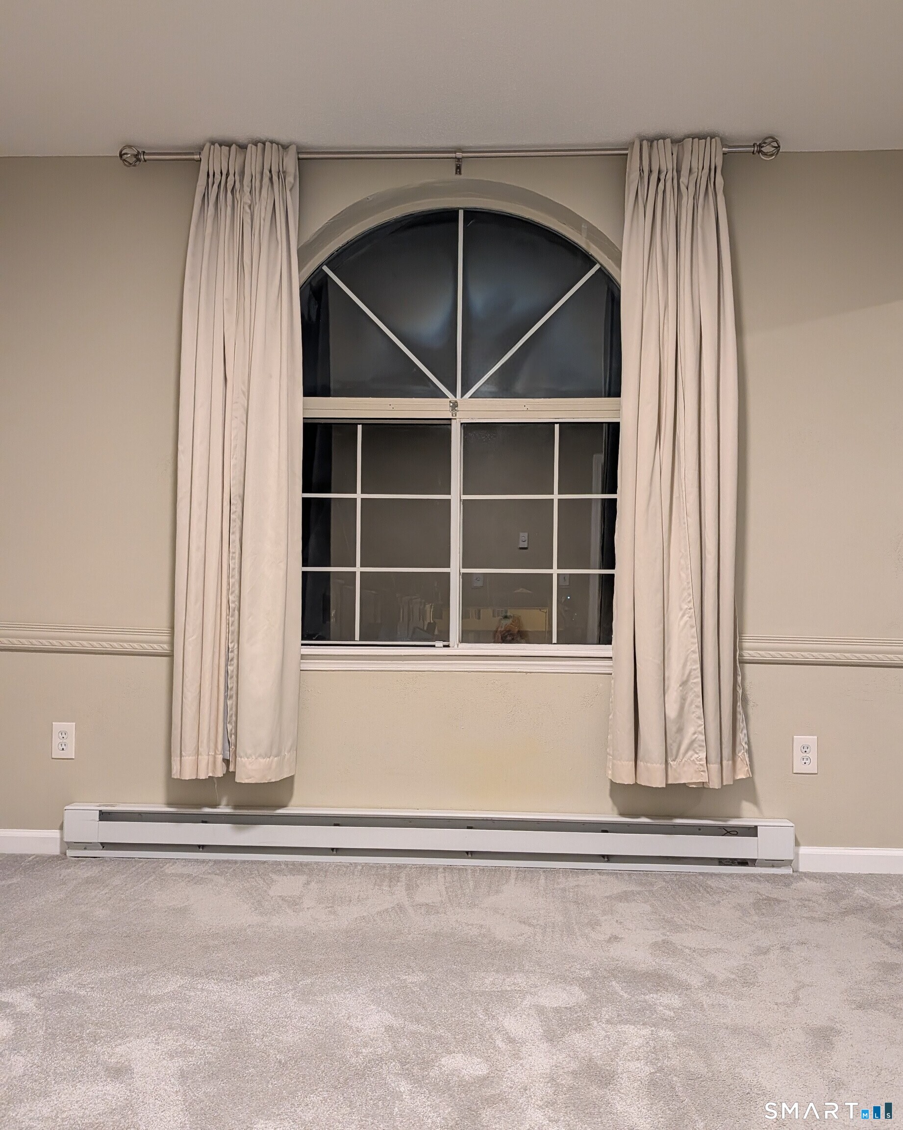 975 Meriden Road, Unit 36 Waterbury, CT 06705 - Photo 27 of 28 palladium window