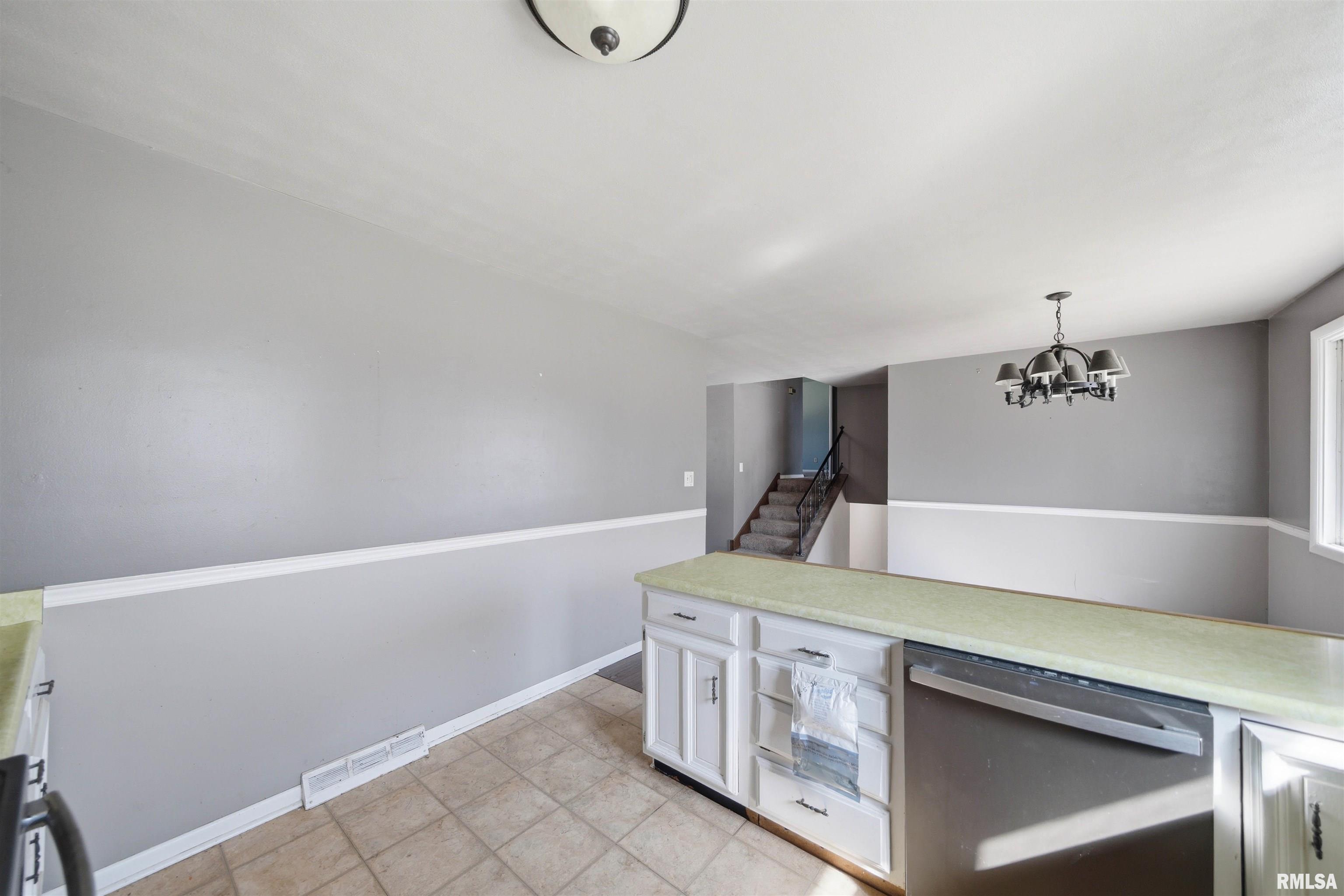 6314 North Mcclellan Road Elmwood, IL 61529 - Photo 14 of 40