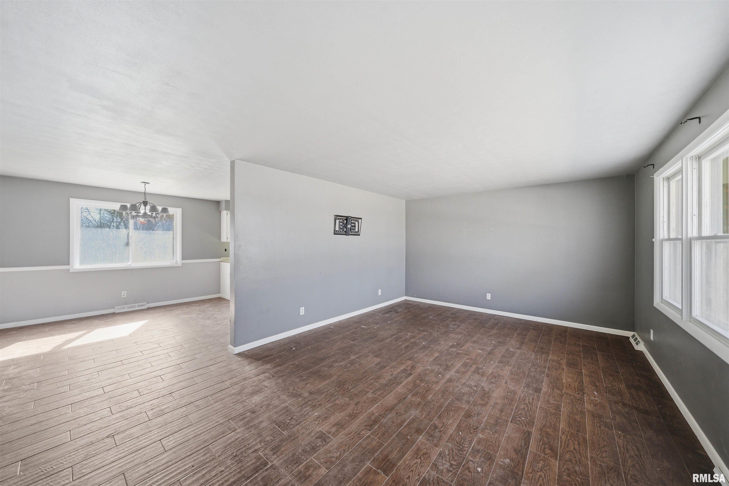 6314 North Mcclellan Road Elmwood, IL 61529 - Photo 3 of 40