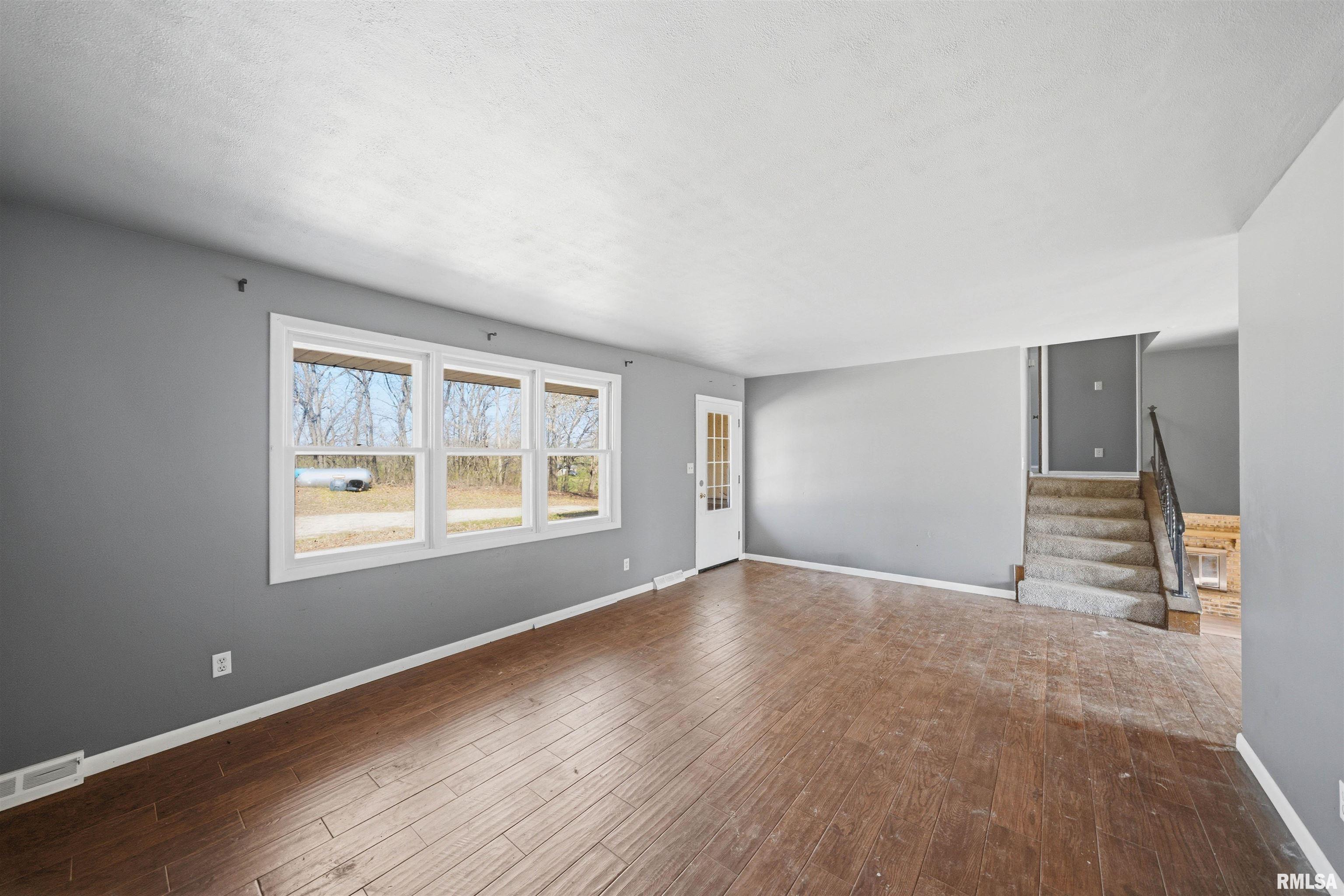 6314 North Mcclellan Road Elmwood, IL 61529 - Photo 5 of 40