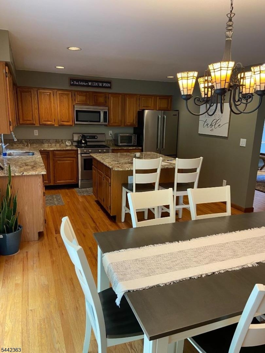 39 Radcliffe Drive Sparta, NJ 07871 - Photo 12 of 31