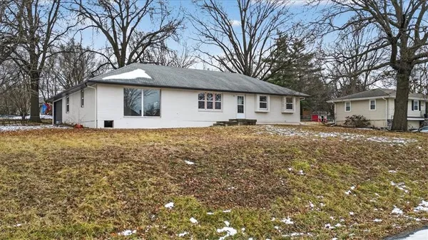 $365,000 | 1220 North Leeview Circle, Olathe, KS 66061