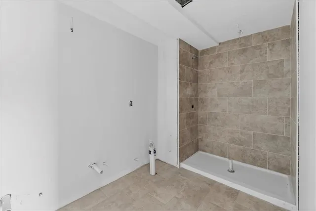 $375,000 | 1220 North Leeview Circle, Olathe, KS 66061