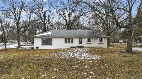 $365,000 | 1220 North Leeview Circle, Olathe, KS 66061