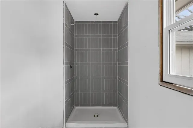 $375,000 | 1220 North Leeview Circle, Olathe, KS 66061