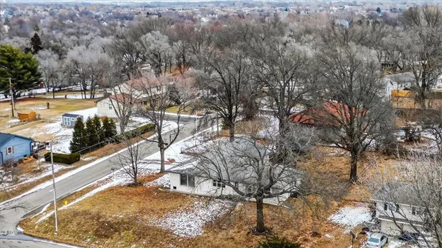 $375,000 | 1220 North Leeview Circle, Olathe, KS 66061