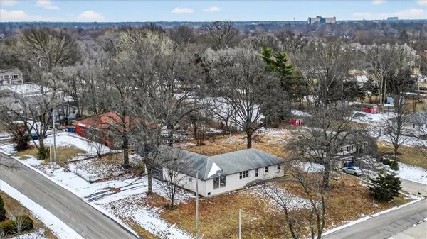 $365,000 | 1220 North Leeview Circle, Olathe, KS 66061