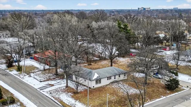 $375,000 | 1220 North Leeview Circle, Olathe, KS 66061