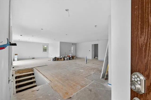 $375,000 | 1220 North Leeview Circle, Olathe, KS 66061