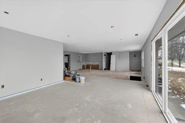 $365,000 | 1220 North Leeview Circle, Olathe, KS 66061