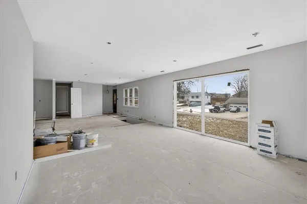 $365,000 | 1220 North Leeview Circle, Olathe, KS 66061