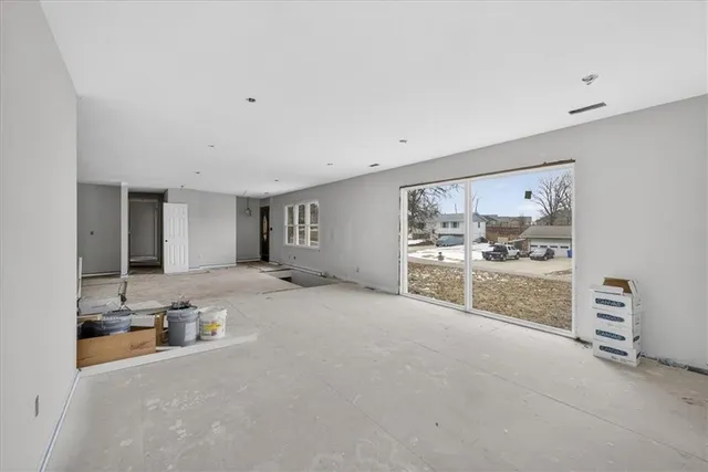 $375,000 | 1220 North Leeview Circle, Olathe, KS 66061