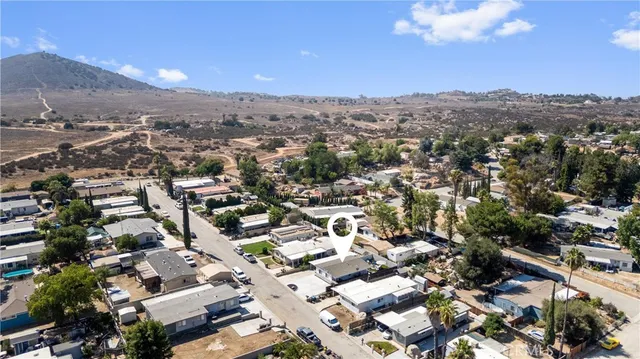 $324,900 | 17086 Esperanza Drive, Perris, CA 92570