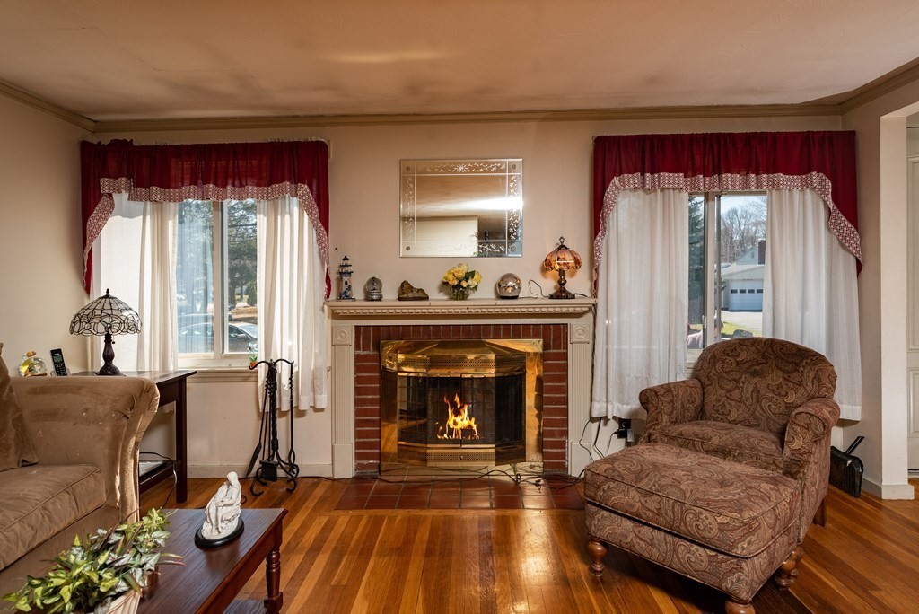159 Spruce Road Norwood, MA 02062 - Photo 2 of 10 Gallery Image 2