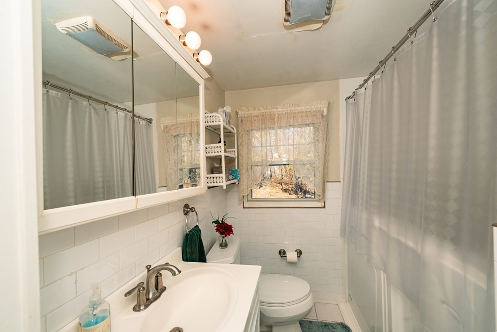 159 Spruce Road Norwood, MA 02062 - Photo 8 of 10 Gallery Image 8