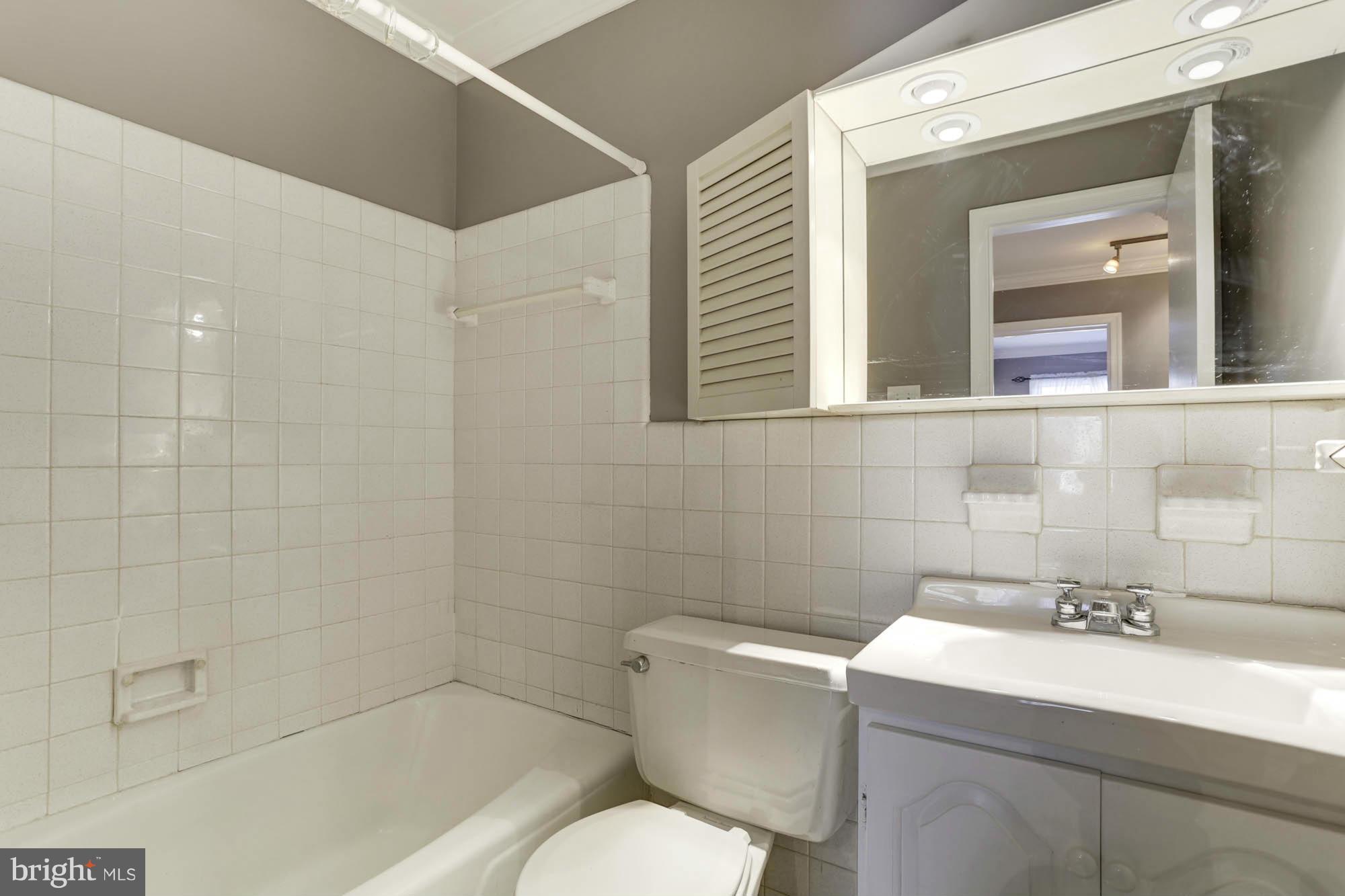 6308 Greentree Road Bethesda, MD 20817 - Photo 12 of 18 Full Hall Bath