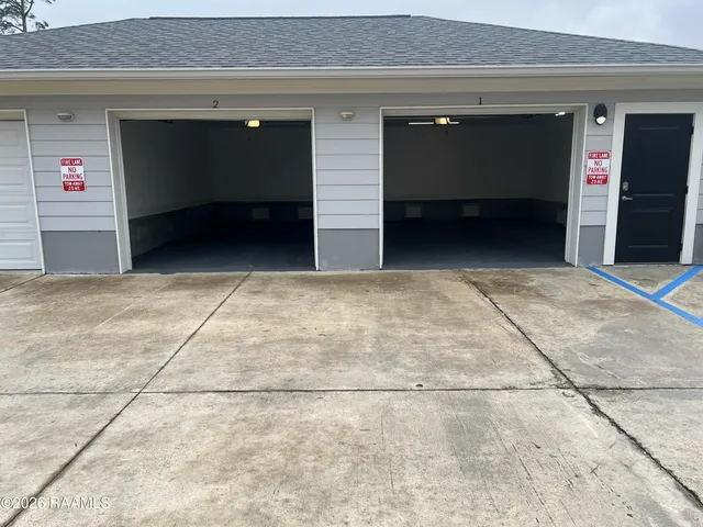 $2,092 | 1521 Camellia Boulevard, Unit 2204, Lafayette, LA 70508