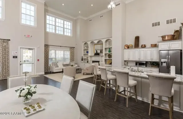 $2,092 | 1521 Camellia Boulevard, Unit 2204, Lafayette, LA 70508