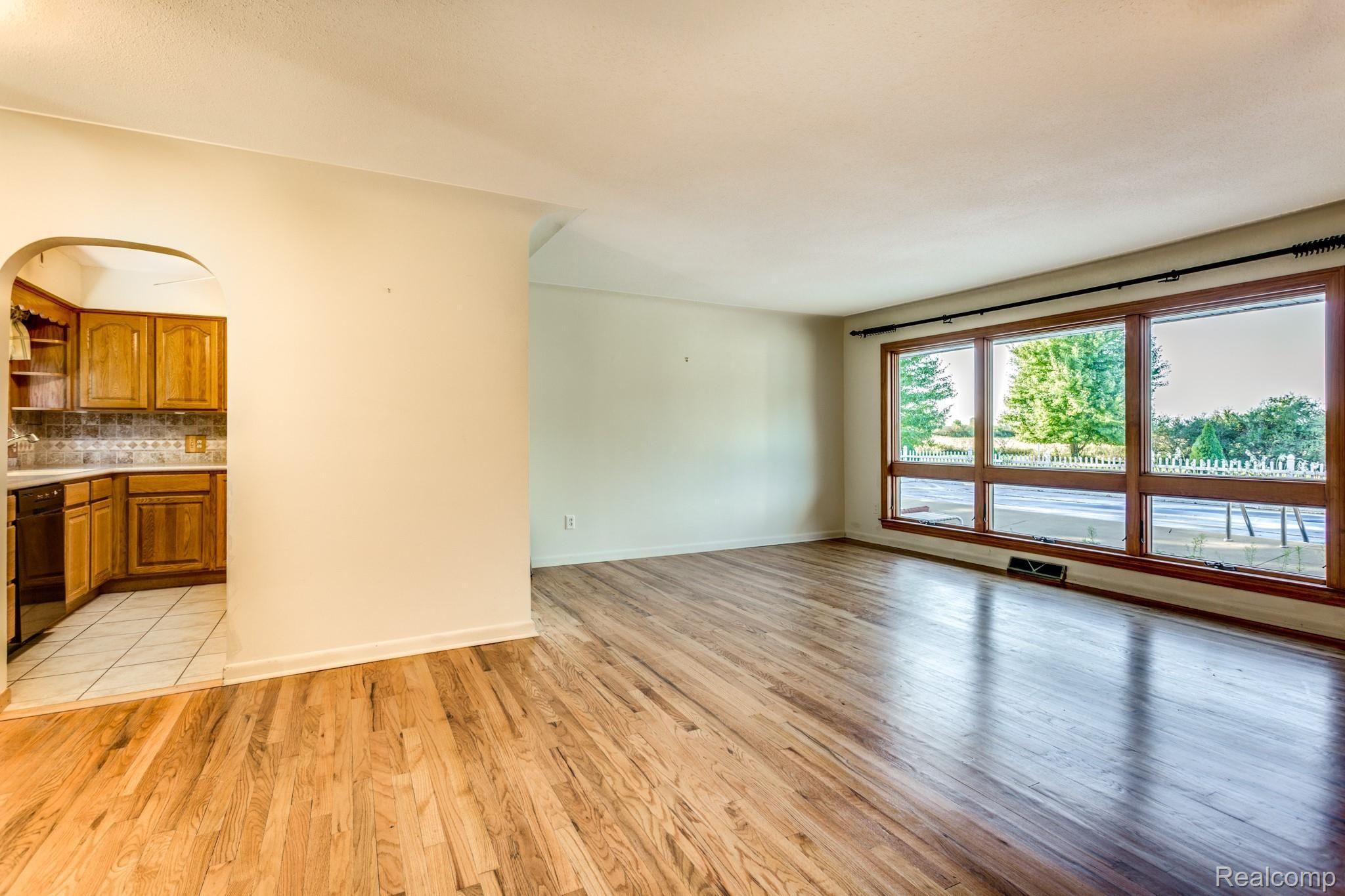9066 Yale Road Avoca, MI 48006 - Photo 11 of 36 9066 Yale Rd-11.JPG