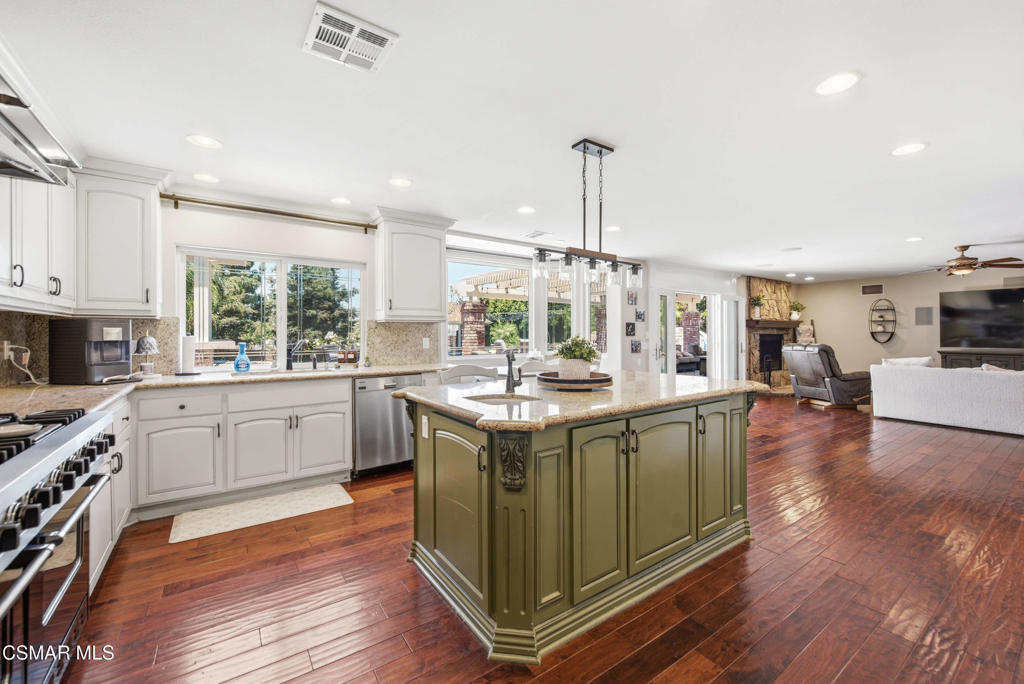 453 Highland Road Simi Valley, CA 93065 - Photo 19 of 100