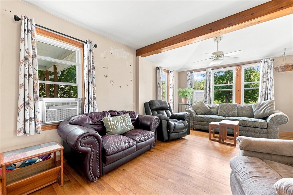 79 Waverly Road Woburn, MA 01801 - Photo 5 of 37 Gallery Image 5