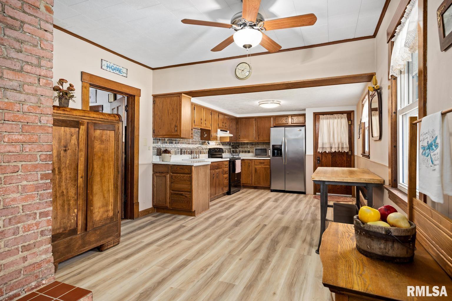 101 South Hanover Street Metamora, IL 61548 - Photo 23 of 54