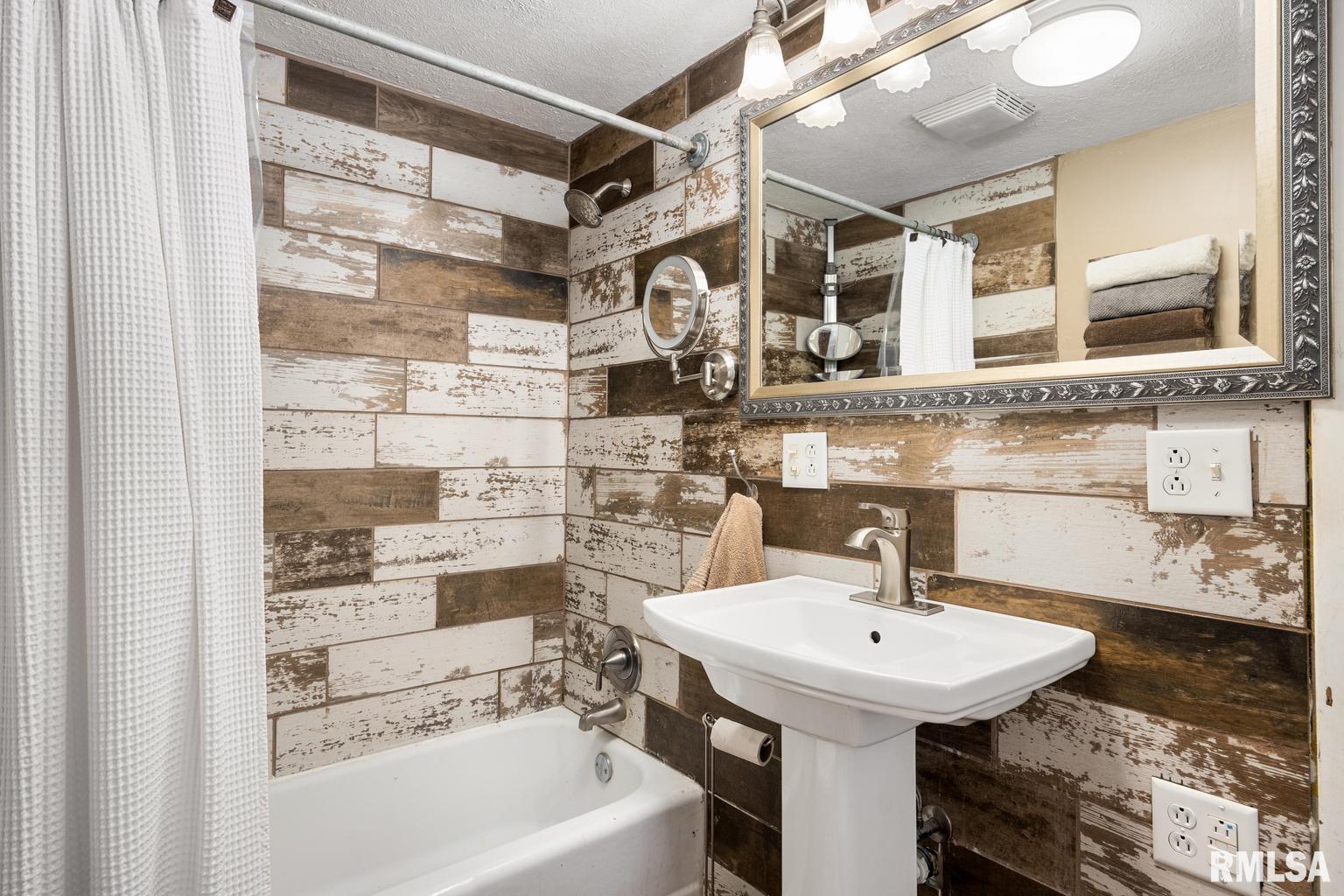 101 South Hanover Street Metamora, IL 61548 - Photo 33 of 54