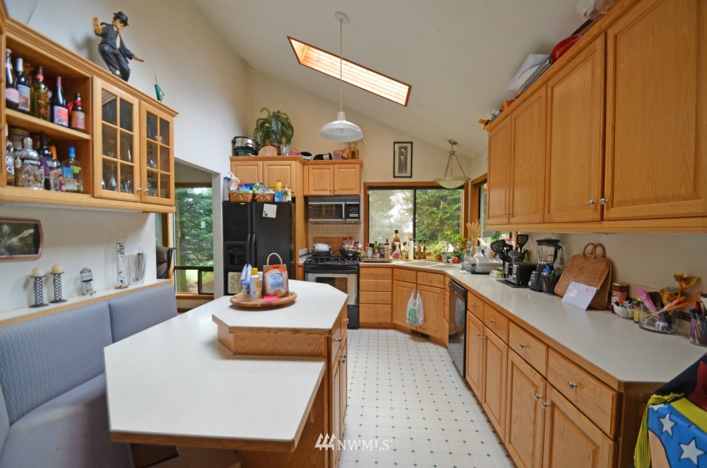 20732 39th Avenue Southeast Bothell, WA 98021 - Photo 5 of 15