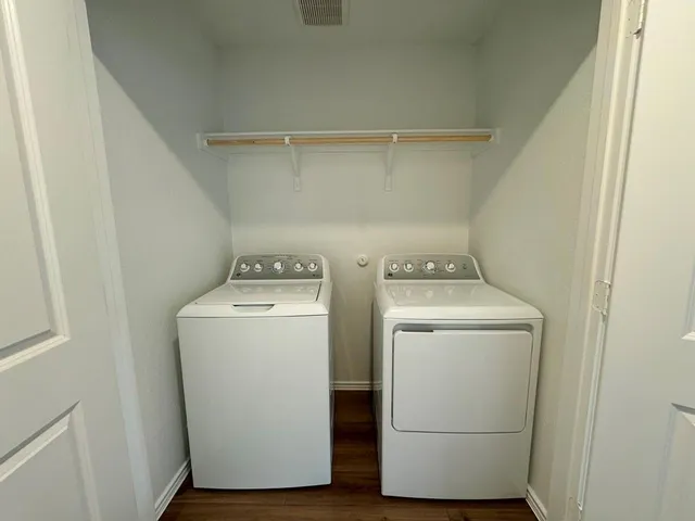 $1,550 | 184 Chapel Beck Drive, Kyle, TX 78640