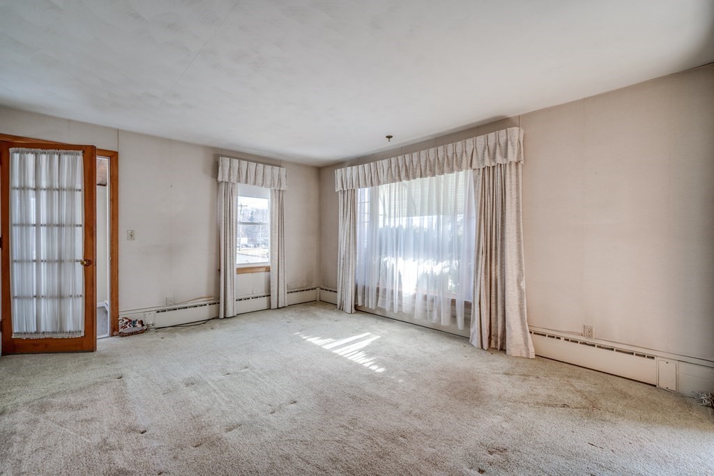 137 Lawrence Road Chicopee, MA 01013 - Photo 16 of 38