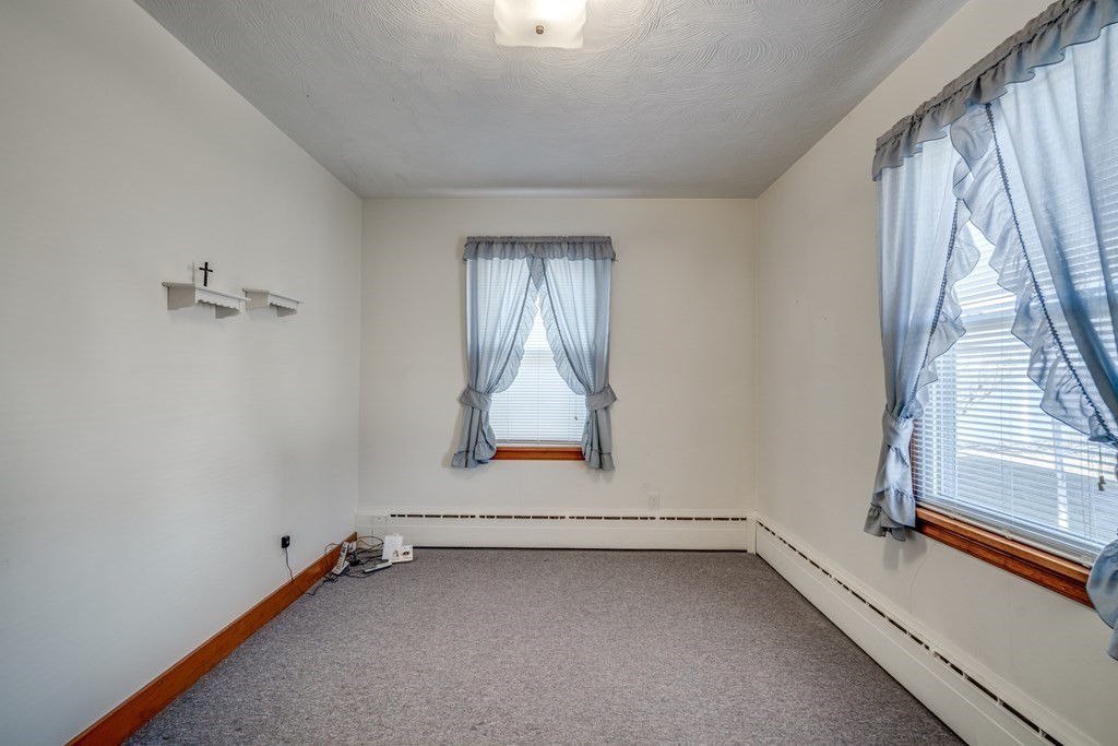137 Lawrence Road Chicopee, MA 01013 - Photo 22 of 38 an empty room with a window