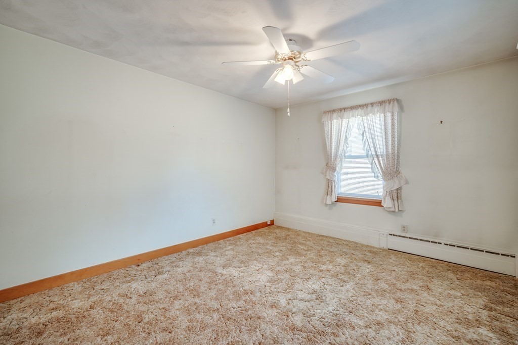 137 Lawrence Road Chicopee, MA 01013 - Photo 26 of 38 an empty room with windows
