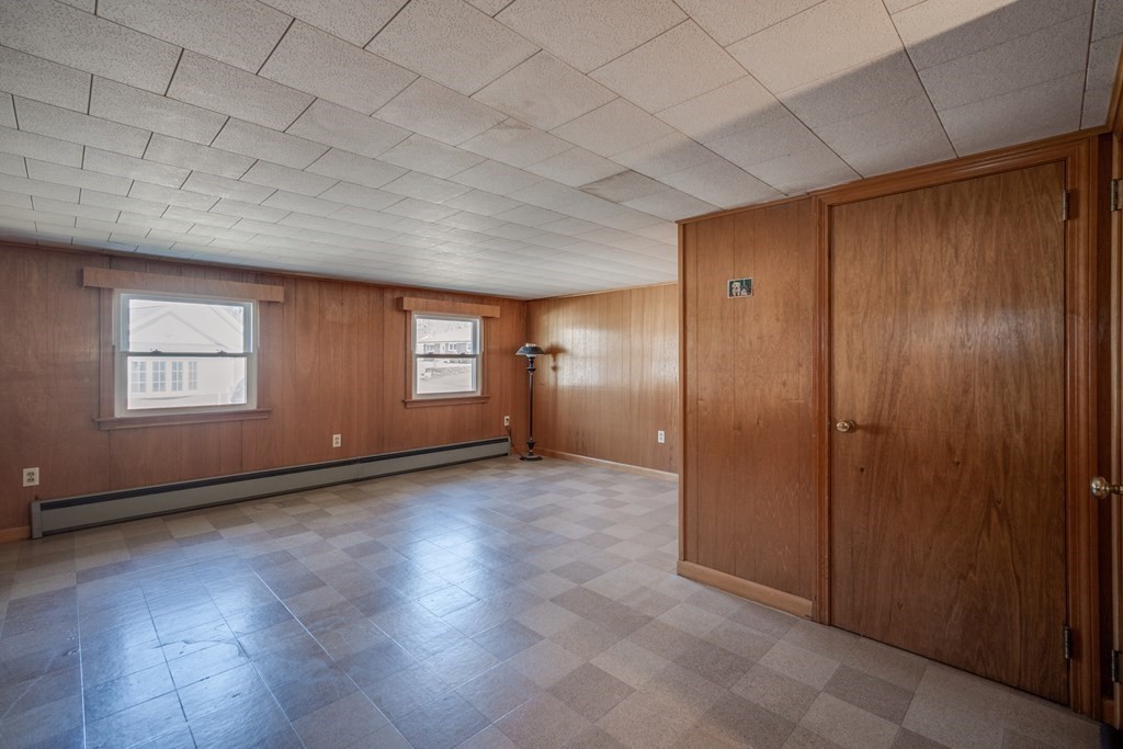 137 Lawrence Road Chicopee, MA 01013 - Photo 30 of 38 an empty room with windows