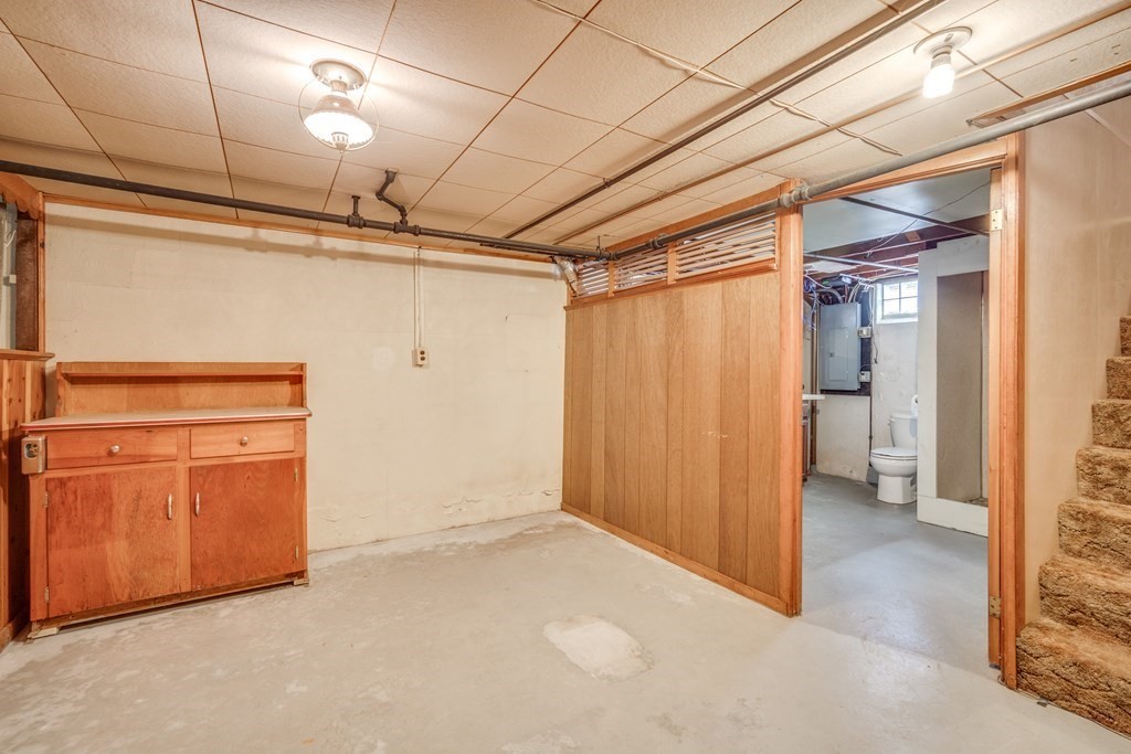 137 Lawrence Road Chicopee, MA 01013 - Photo 38 of 38 a view of hallway