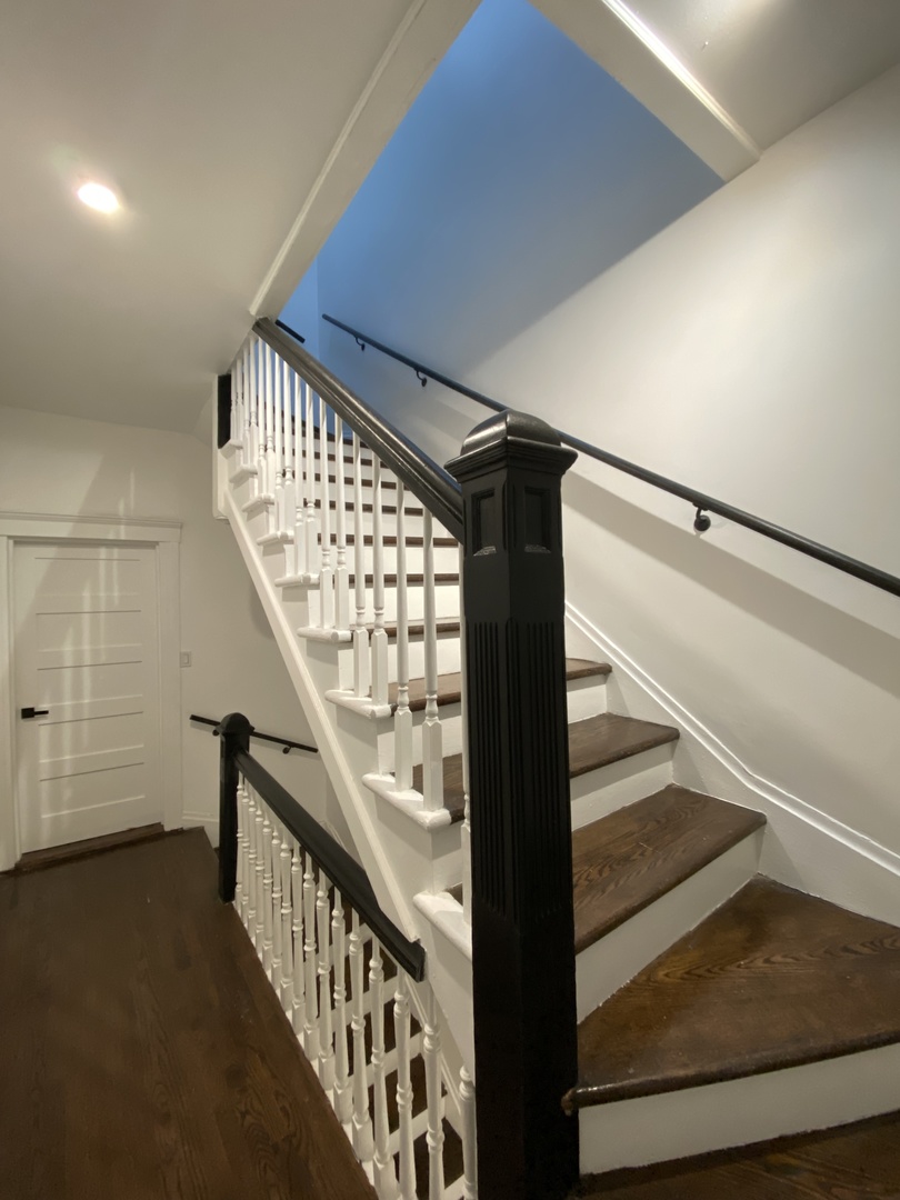 4813 South Prairie Avenue Chicago, IL 60615 - Photo 26 of 27 a view of entryway with an front door