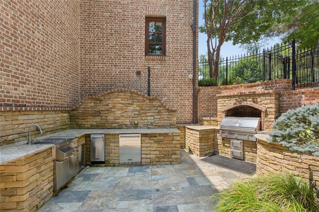 125 Blackland Road Northwest Atlanta, GA 30342 - Photo 81 of 116 Gallery Image 81