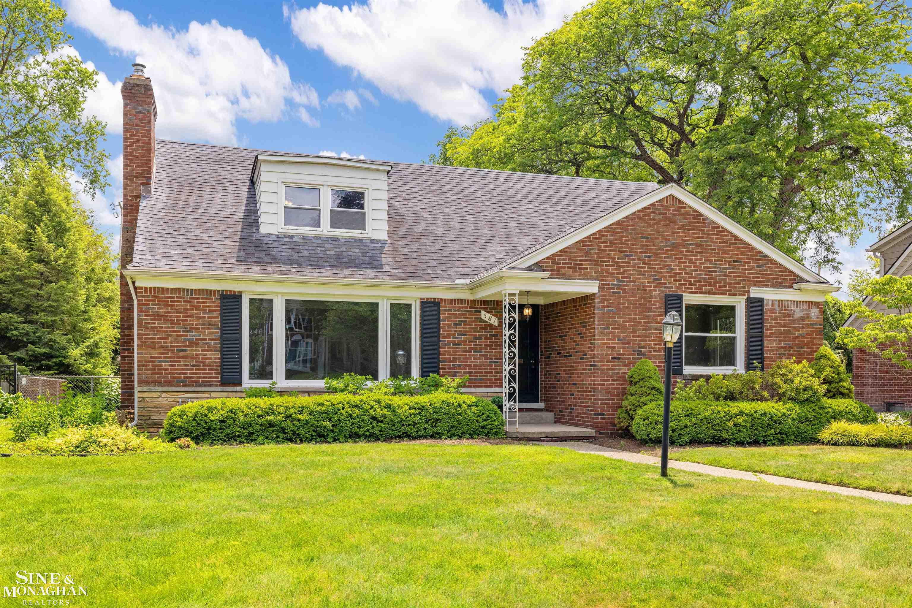 581 Hampton Road Grosse Pointe Woods, MI 48236 - Photo 45 of 60