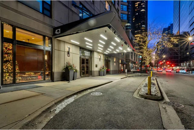a view of a pathway along a building