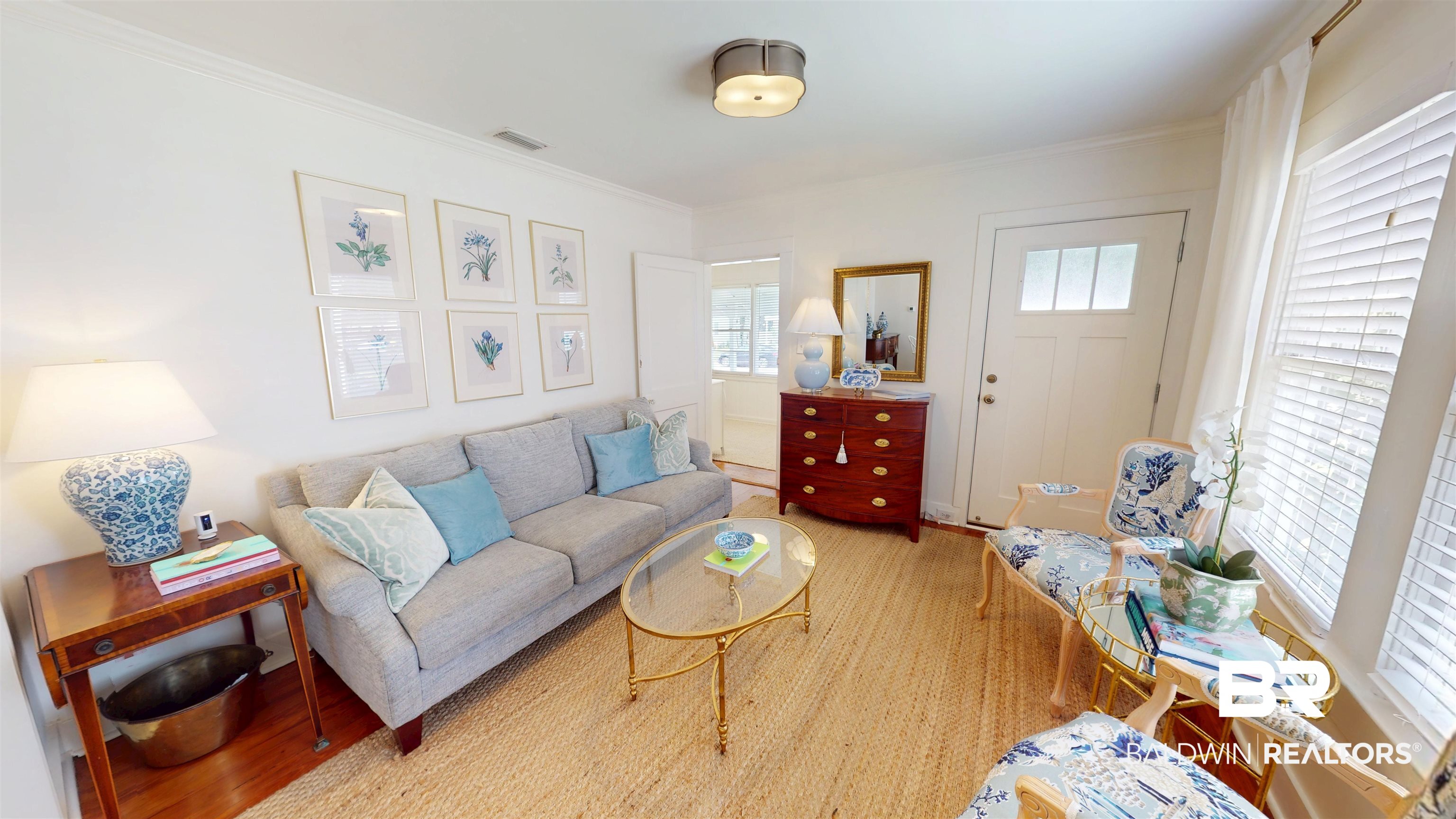 21 Crenshaw Street Mobile, AL 36606 - Photo 3 of 22 Living Room