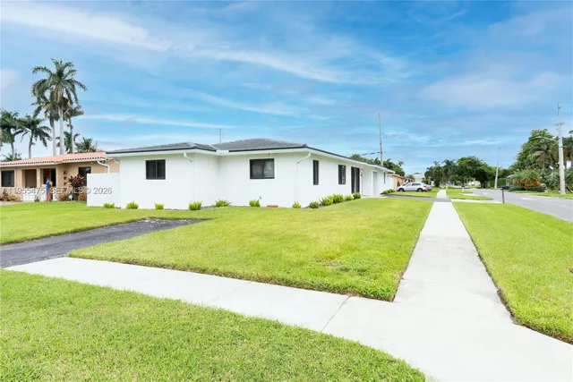 $3,990 | 510 Southeast 3rd Avenue, Unit A, Dania Beach, FL 33004