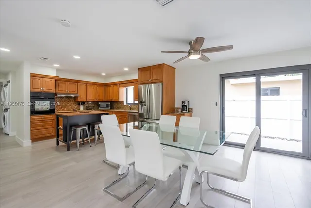 $3,990 | 510 Southeast 3rd Avenue, Unit A, Dania Beach, FL 33004